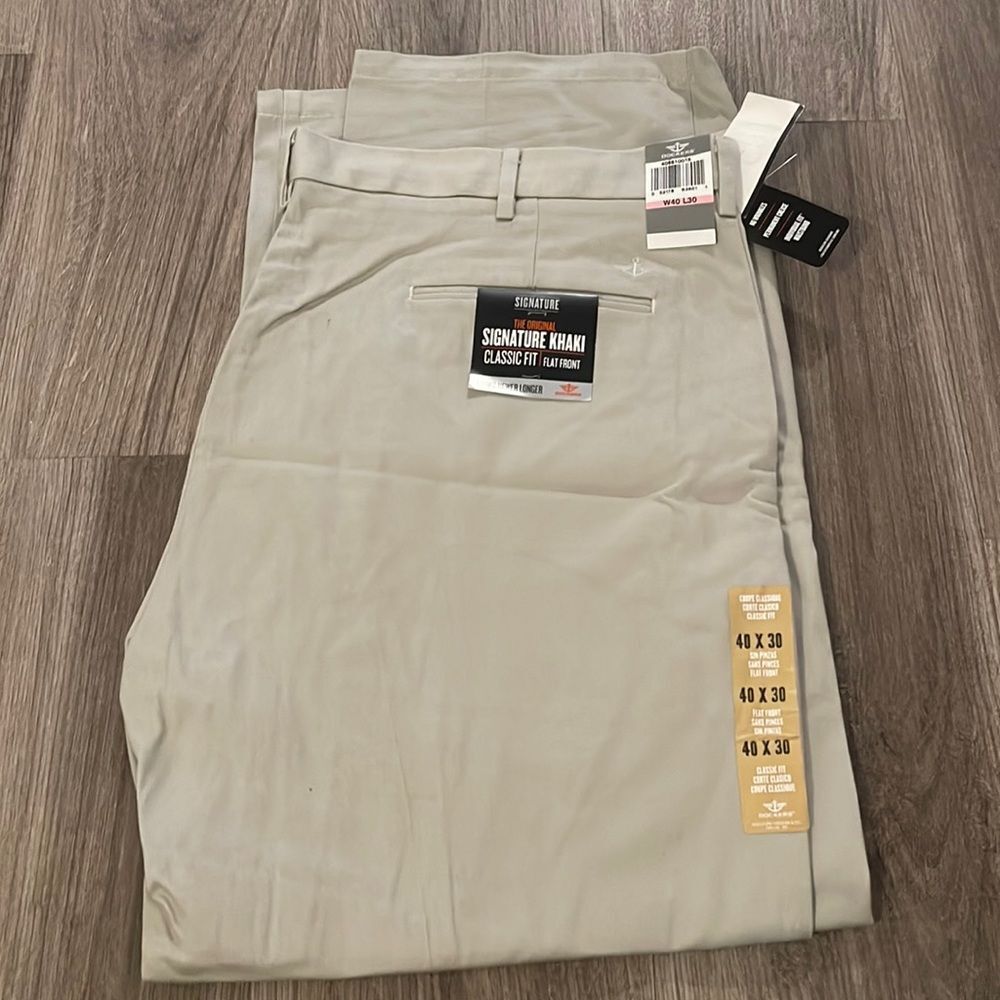 Dockers Classic Fit Khakis 40 x 30 NWT Men’s Pants